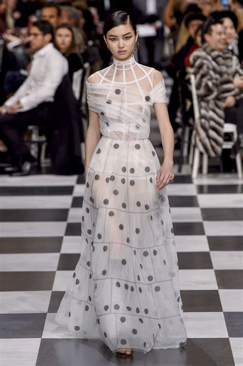 dior parigi natale albero 2018|Christian Dior Spring 2018 Couture Collection .